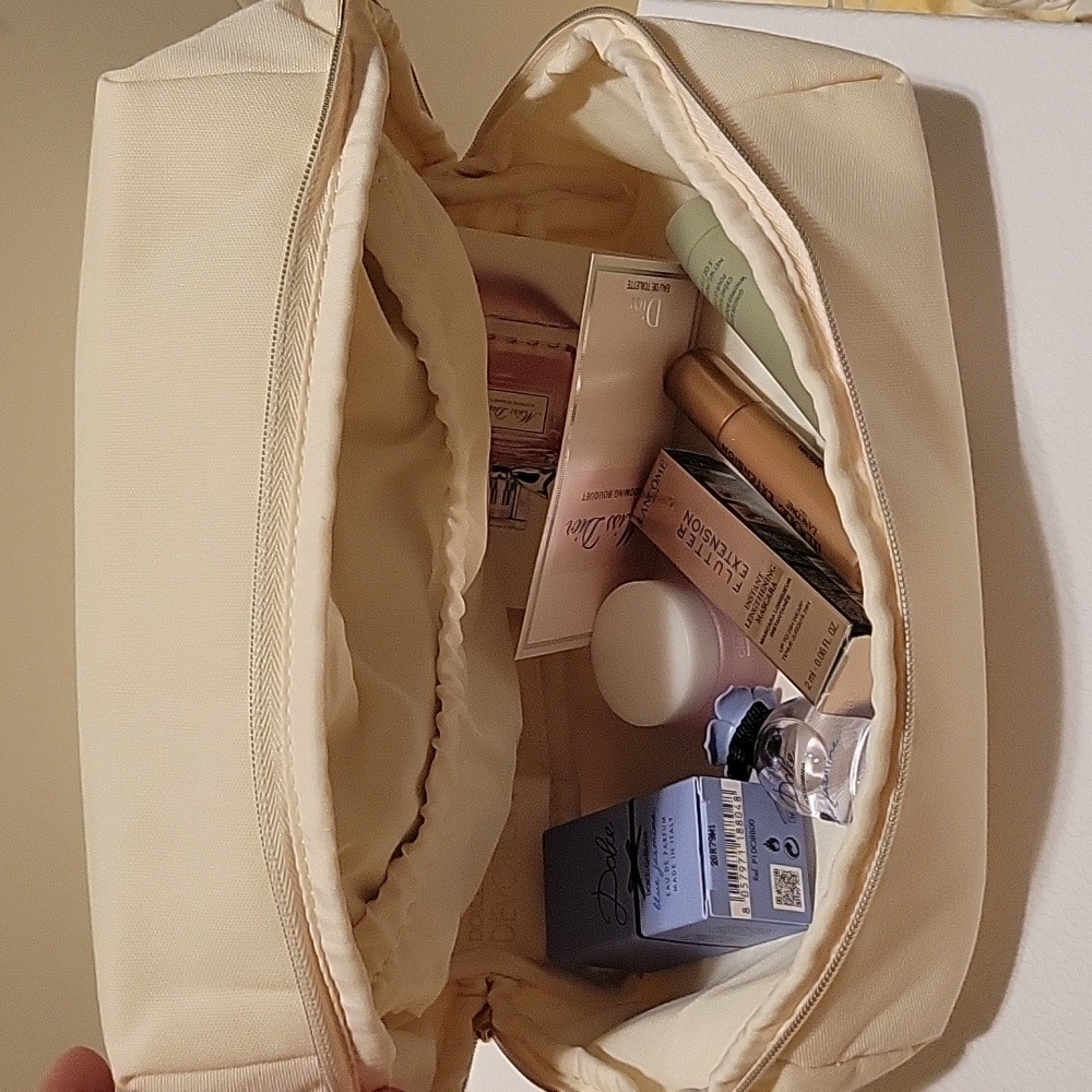 Dolce & Gabbana  Devotion Cream Pouch + Skincare Travel Set